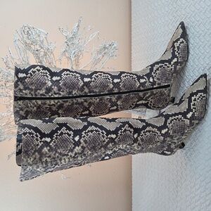 Gianni Bini Leather Boots 6-1/2M Knee High Gray Brown Kitten Heel Snake Pattern